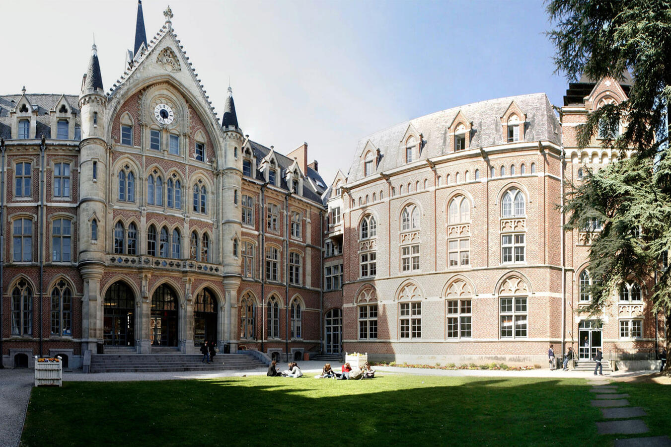 Université Catholique de Lille Université Catholique de Lille